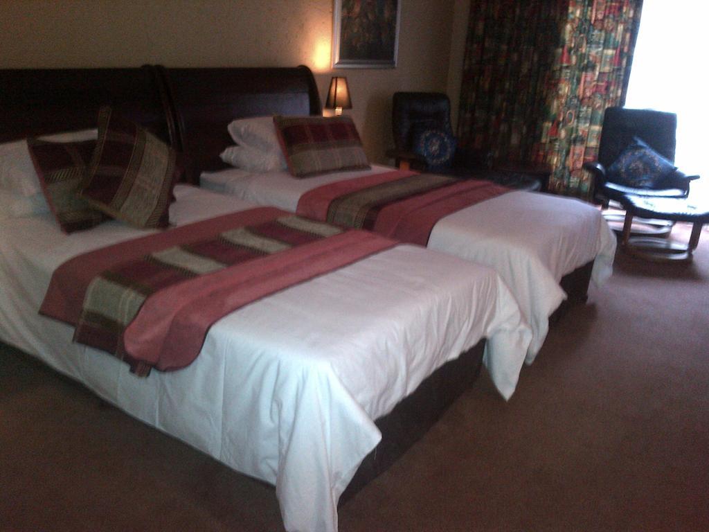 Hornbill Lodge Magaliesburg Rum bild