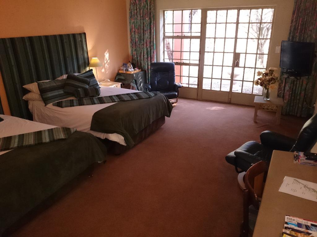 Hornbill Lodge Magaliesburg Rum bild